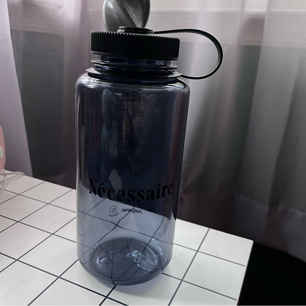 Necessarie 32 oz Nalgene bottle